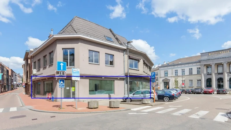 Instapklare winkel/kantoorruimte in winkelcentrum Tienen