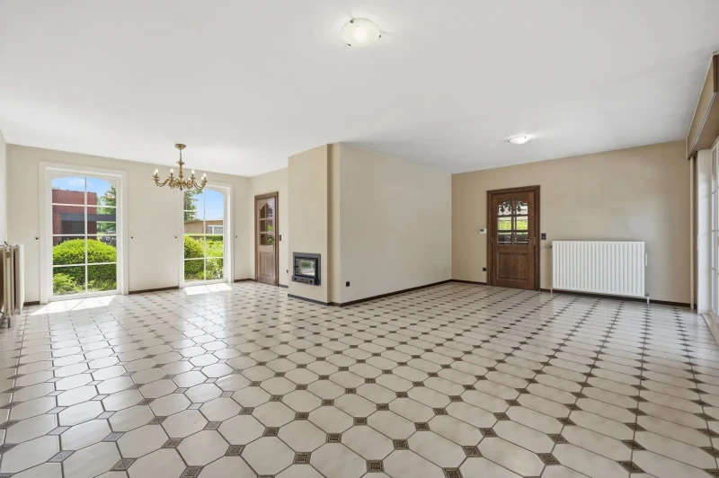 Exclusieve stijlvolle villa met prachtige tuin in rustige omgeving
