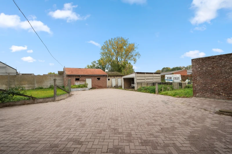 Spacious charming detached house with garden and garage in Vissenaken