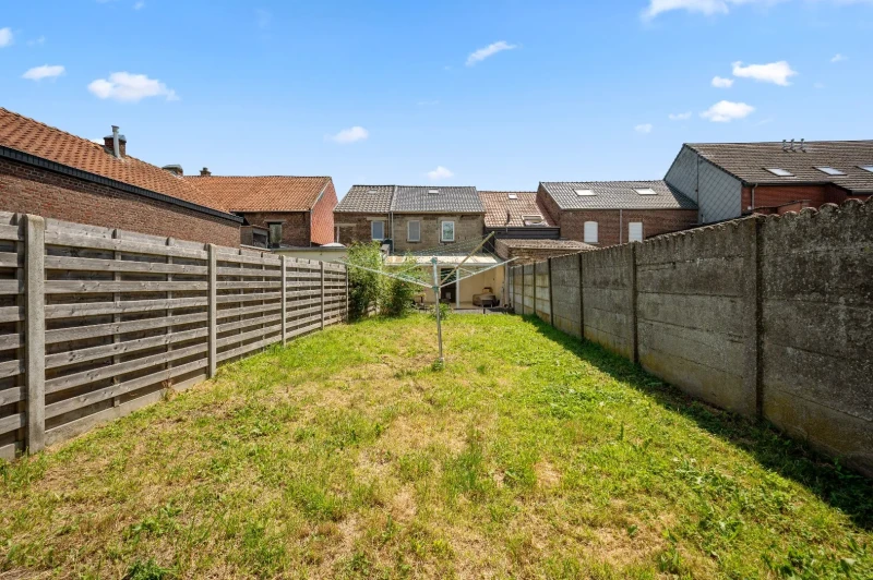 Instapklare rijwoning in het landelijke Linter, 2 slaapkamers, met tuin