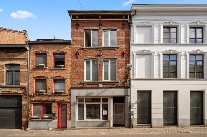 Handelsruimte met stockageruimte nabij de markt van Diest
