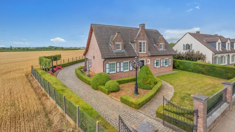 Landelijk gelegen villa op prachtig terrein te Oplinter