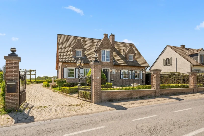 Landelijk gelegen villa op prachtig terrein te Oplinter