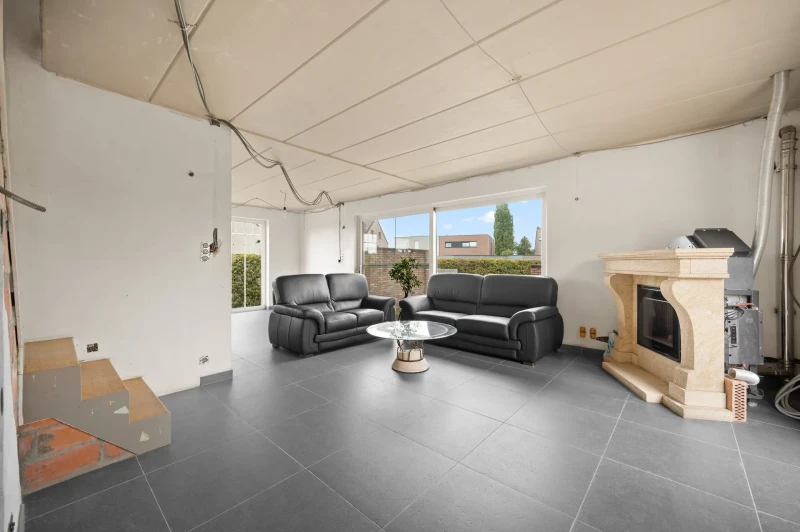 Grande maison individuelle avec jardin et 2 garages &agrave; Tirlemont (ann&eacute;e de construction 2009)