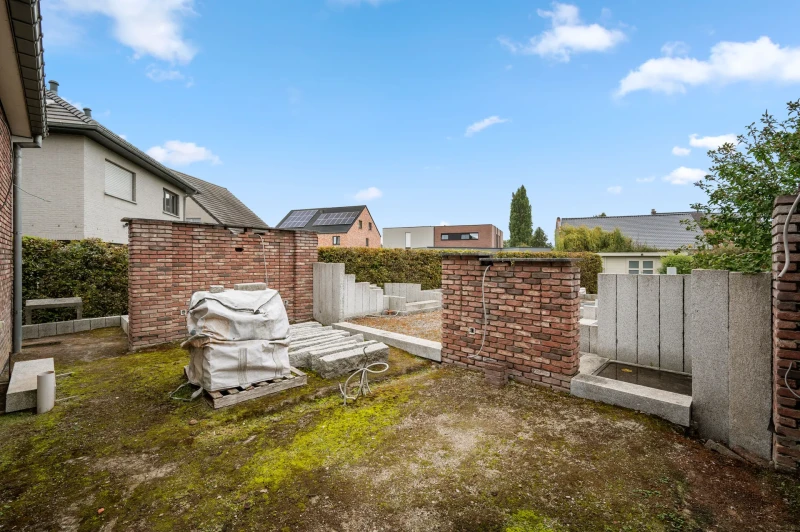 Grande maison individuelle avec jardin et 2 garages &agrave; Tirlemont (ann&eacute;e de construction 2009)