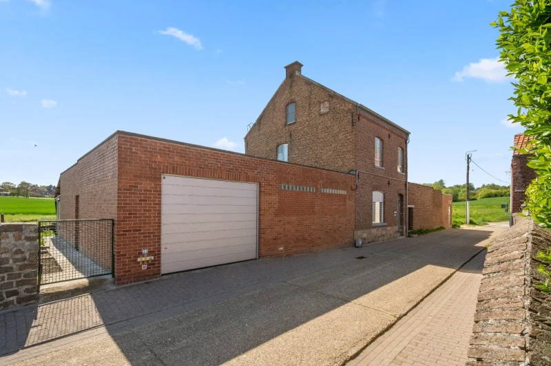 Gezinswoning met 4 slaapkamers in het rustige Hoegaarden