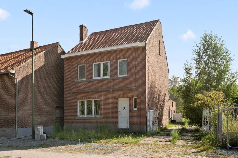 Halfopen woning met grote tuin en garage in Zoutleeuw