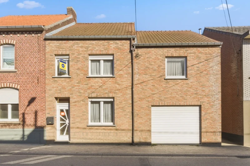 Zeer ruime gezinswoning met 4 slpks (+ 2 doorloopkamers op zolder), garage en tuin