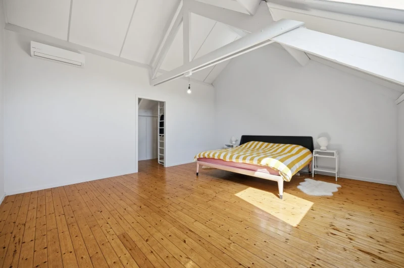 Ruime instapklare duplex met 3 slpks en praktijk- / hobbyruimte van 55m&sup2;