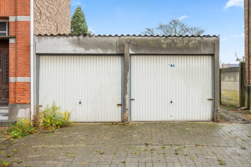 Te renoveren woning met potentieel op ruim perceel te Attenhoven