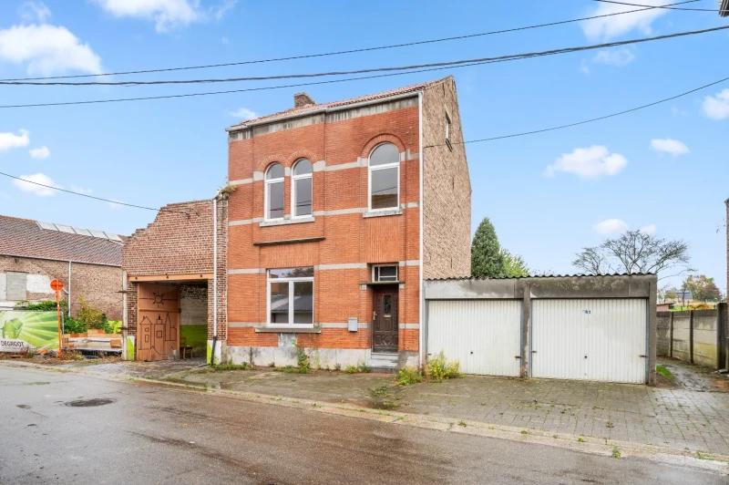 Te renoveren woning met potentieel op ruim perceel te Attenhoven